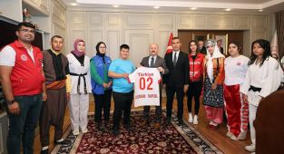Gençler ve Milli Sporculardan Vali Varol’a ziyaret