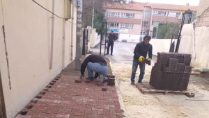 Gölbaşı Caddesi’nde Kaldırım Çalışması