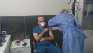 Gölbaşı İlçe Sağlık Müdürü Çağlar korona aşısı oldu - Videolu Haber