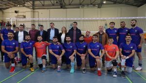 Gölbaşı Lisesi –Erzin Yeşilkent Spor Voleybol Karşılaşması