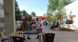 Gölbaşı MYO’dan depremzede çocuklara ikram