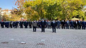Gölbaşı'nda 10 Kasım Atatürk'ü Anma töreni düzenlendi