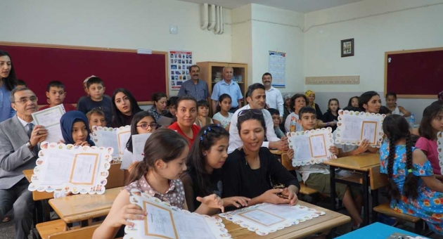 Gölbaşı’nda 11 Bin 400 Öğrenci Karne Aldı