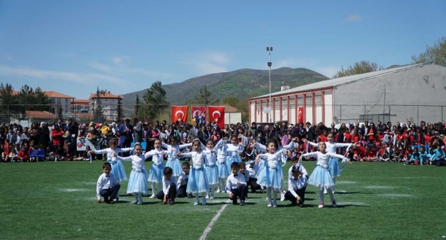Gölbaşı'nda 23 Nisan Coşkusu