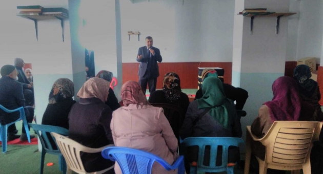 Gölbaşı'nda Hacı Adaylarına Seminer Verildi