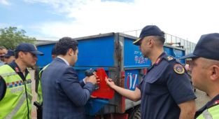 Gölbaşı'nda traktör sürücülerine ücretsiz reflektör dağıtım yapıldı