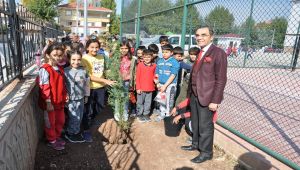 Gölbaşı Şehit Özer Salik İlkokulu’nda Ağaçlandırma Çalışması