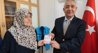 Görme engelli kardeşler Türkiye diyanet vakfına kurban bağışında bulundular