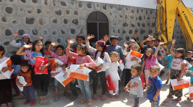 Gülümseyen Baret Derneği'nden Çocuklara Bayramlık