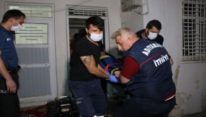 Güneş Enerjisini Tamir Etmek İsterken Havalandırma Boşluğuna Düştü - Videolu Haber
