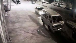 Güvenlik kamerasına yansıyan kazada sürücü ağır yaralandı - Videolu Haber