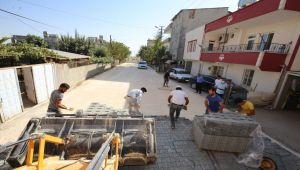Güzelevler’de kaldırım döşeme çalışması