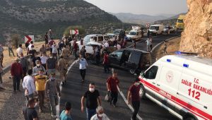 Hafif ticari araç ile otomobil çarpıştı: 8 yaralı - Videolu Haber