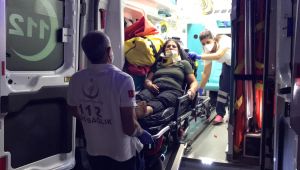 Hafif ticari araç şarampole devrildi: 4 yaralı - Videolu Haber