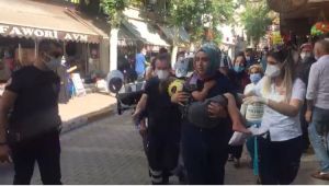 Hafif ticari aracın çarptığı anne ve çocuk yaralandı - Videolu Haber