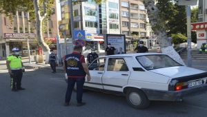 Hafta sonu kısıtlamasında polislerden sıkı denetim - Videolu Haber