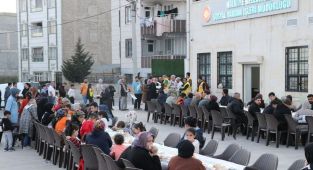 Haliliye'de vatandaşlar iftar sofrasında buluştu