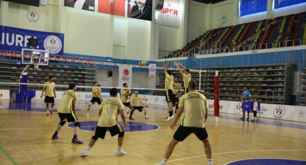 Haliliye Voleybol Takımı Lige Sıkı Hazırlanıyor