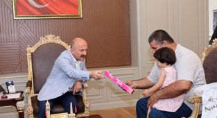 Halk Günü' ile vatandaş sorunlarını ilk elden iletiyor