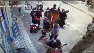 Hamile kadının çantasındaki cüzdanı çalma anı güvenlik kamerasında - Videolu Haber
