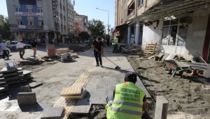 Harıkçı Caddesi’nde kaldırım çalışması