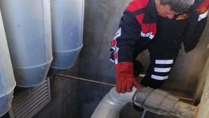 Havalandırma Boşluğuna Düşen Kediyi İtfaiye Ekipleri Kurtardı