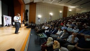 Hayati İnanç’ın ‘Nesl-i Şahane’ konferansına yoğun ilgi