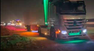 İHH, Mısır Kızılay'ı ve uluslararası STK’lardan Gazze’ye 11 TIR yardım - Videolu Haber