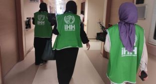 İHH yetim biriminden anlamlı ziyaret
