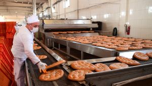 İhtiyaç sahiplerine ücretsiz ekmek - Videolu Haber