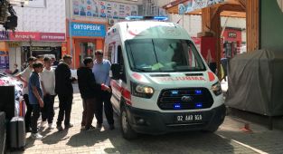 İki grup arasında çıkan kavgada 1 kişi yaralandı - Videolu Haber