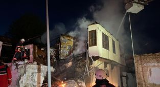 İki katlı ev küle döndü