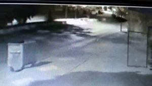 İki kişinin yaralandığı işçi servisinin kaza anı güvenlik kamerasına yansıdı - Videolu Haber