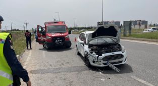 İki otomobilin karıştığı kazada 5 kişi yaralandı