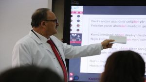 İl Milli Eğitim Müdürü Alagöz, Beyaz Önlük Giyerek Ders İşledi