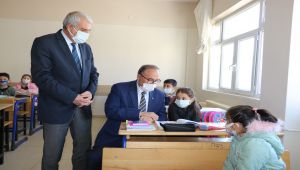 İl Milli Eğitim Müdürü Alagöz, okullarda incelemede bulundu