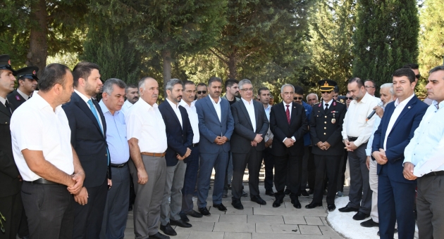 İl Protokolü’nden Bayram Öncesi Şehitlik Ziyareti