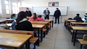 İlçe Müdürü Acar, yüz yüze eğitime başlayan okulları ziyaret etti