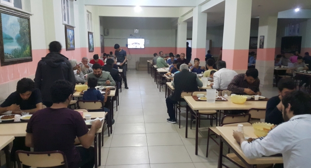 İlim Yayma Cemiyeti’nden Genç Sporculara İftar