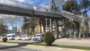 İntihar girişimini vatandaşlar engelledi - Videolu Haber