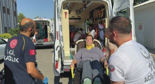 İşçileri taşıyan minibüs kaza yaptı: 13 yaralı