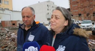 İsias'ın enkazında çocuklarından bir iz aradılar: - Videolu Haber