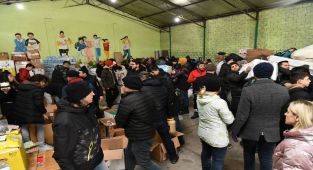 Isparta'dan depremden etkilenen illere destek