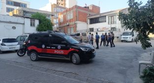 İşyerinde saldırıya uğrayan oto yıkamacı yaralandı - Videolu Haber