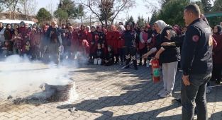 İtfaiye erleri yangına müdahale eğitimlerini sürdürüyor