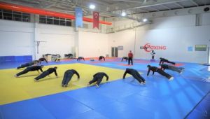 İtfaiyeciler güne sporla başlıyor