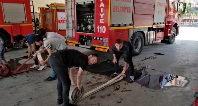 İtfaiyecilerden, Stajyer Öğrencilere Her Gün Uygulamalı Teknik Ders