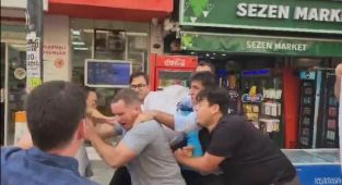 İzmir'de TGB üyelerinden ABD askerlerine çuval eylemi - Videolu Haber