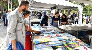 İzmir Kitap Fuarı kitapseverlerin Kültürpark özlemini giderdi