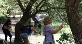 İzmirli Kadınlar ‘Mor Kadraj’ ile Fotoğrafçılık Dünyasına Adım Atıyor
